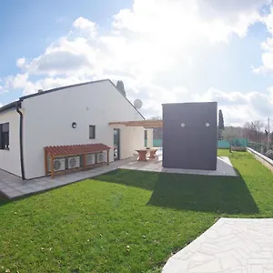 Beautiful With Private Pool On Peaceful Location, Village Sveti Kirin Vodnjan